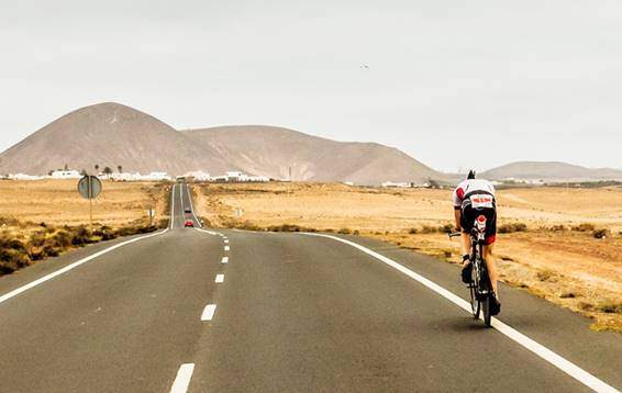 Pedalando no IRONMAN 70.3 Lanzarote