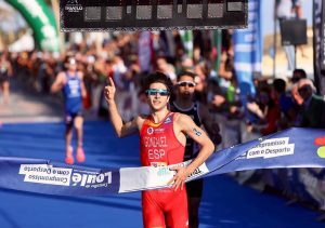 Alberto González Campeón de España de Triatlón