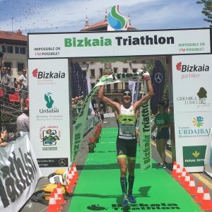 Gustavo Rodriguez gewinnt den Bizkaia Triathlon
