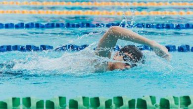 entrenamiento natación en piscina