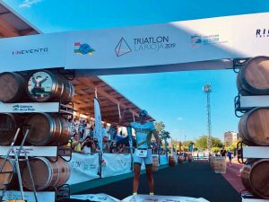 Gustavo Rodríguez y Cristina Roselló ganan el Triatlón La Rioja
