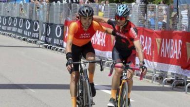 Haimar Zubeldia (izquierda) e Iván Santurde entran junto en la meta.