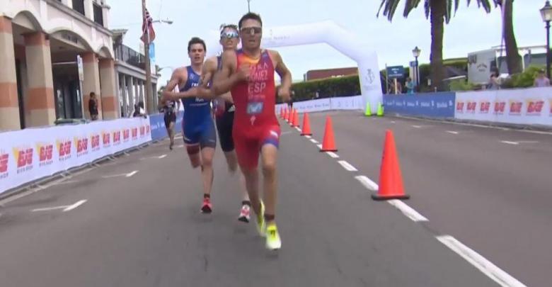 Javier Gómez Noya vence o WTS Leeds