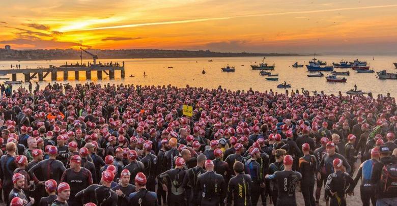 Partenza a nuoto IRONMAN 70.3 Cascais