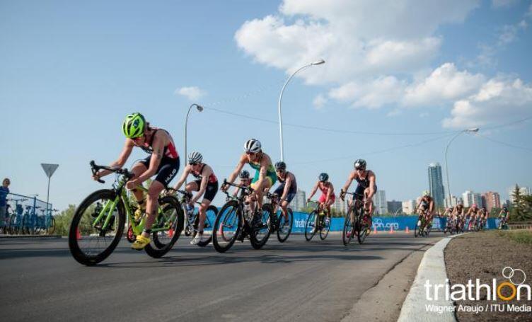 ¿Qué aportan los geles energéticos al deportista? - Artículos entrenamiento Artículos nutrición deportiva Crown sport nutrition segmento ciclista de un triatlón