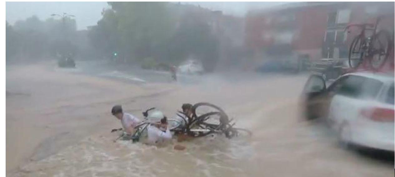 Captura Caída Vuelta ciclista Penedes
