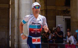 Eneko LLanos corre all'IRONMAN Vitoria