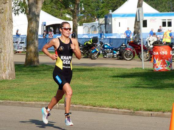 Anja Knapp en competición
