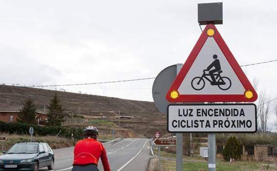 New traffic signals with LED lights, to protect the cyclist