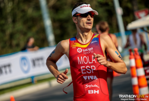 Mario Mola en carrera a pie en las WTS Edmonton