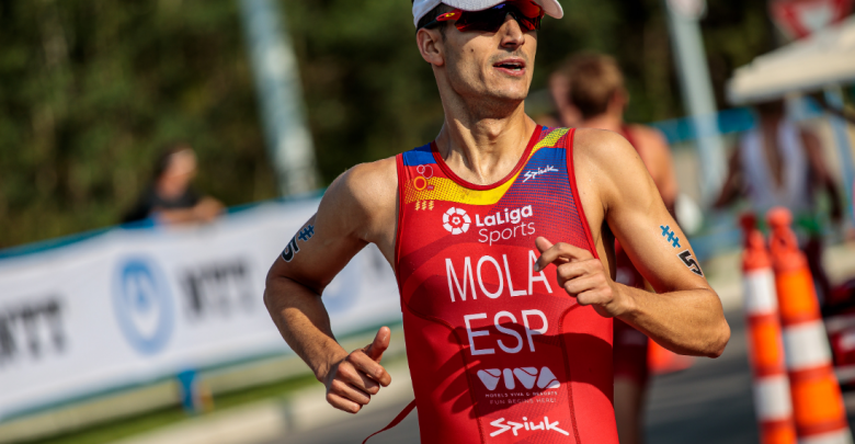 Mario Mola on foot race at the WTS Edmonton