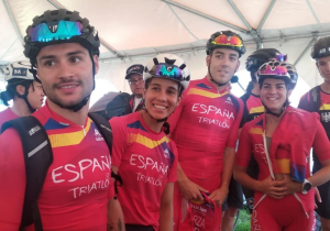 El equipo español de relevos mixtos en Edmonto