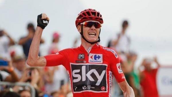 Chris Froome celebra el triunfo en una etapa de La Vuelta.