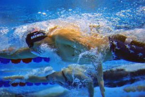 Treinamento de força de natação
