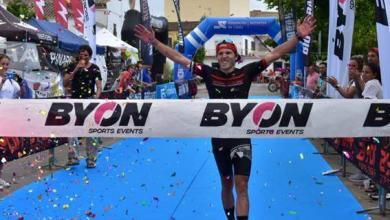 Cristobal God gewinnt den Janda und Sierrra Triathlon