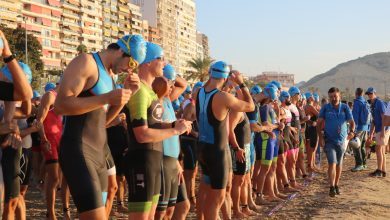 Salida natación trialtón olímpico en Alicante Triatlón