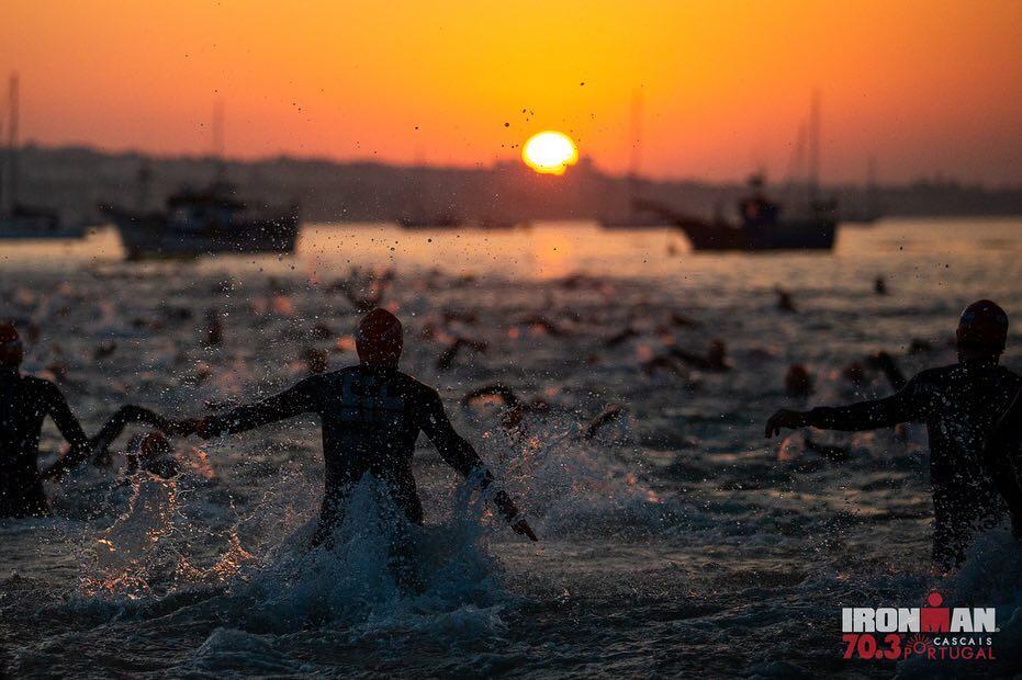 Salida de natación del IRONMAN 70.3 Cascais