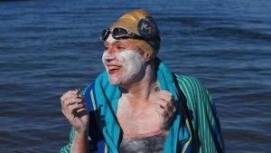 Sarah Thomas swims the English Channel 4 times