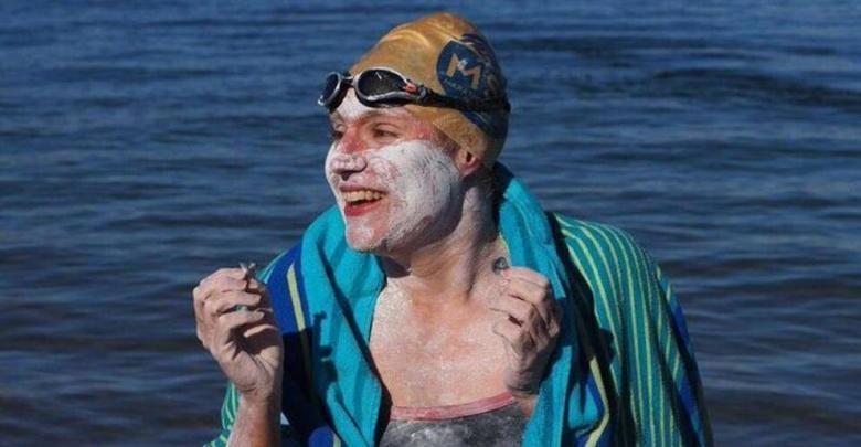 Sarah Thomas swims the English Channel 4 times