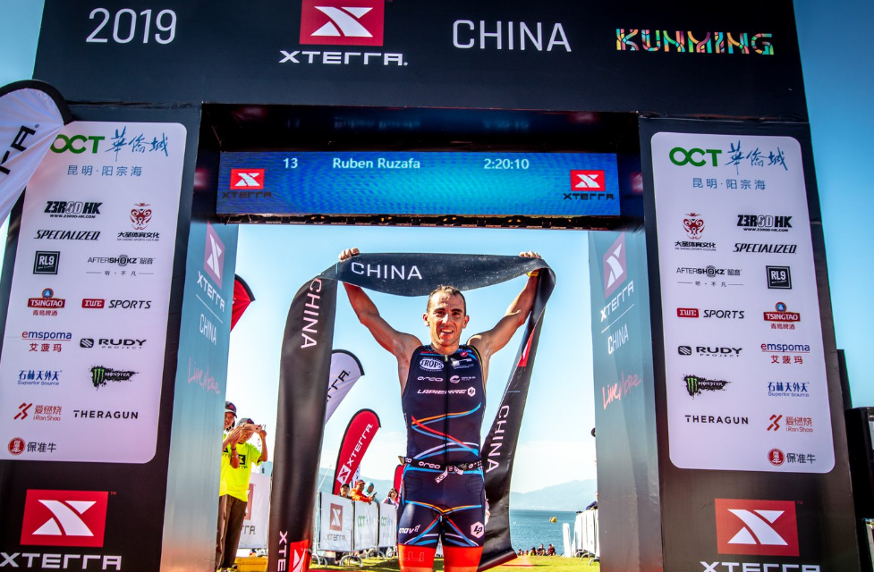 Rubén Ruzafa ganando el XTERRA China