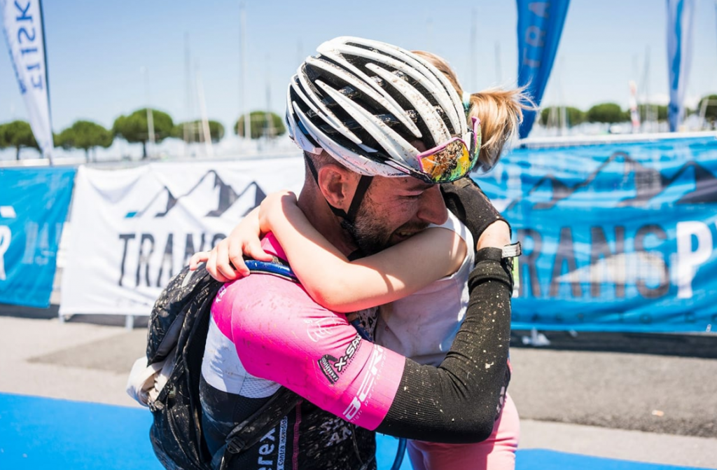 Damian y Aitanan al finalizar la Transpyr Gran Raid MTB by Tressis