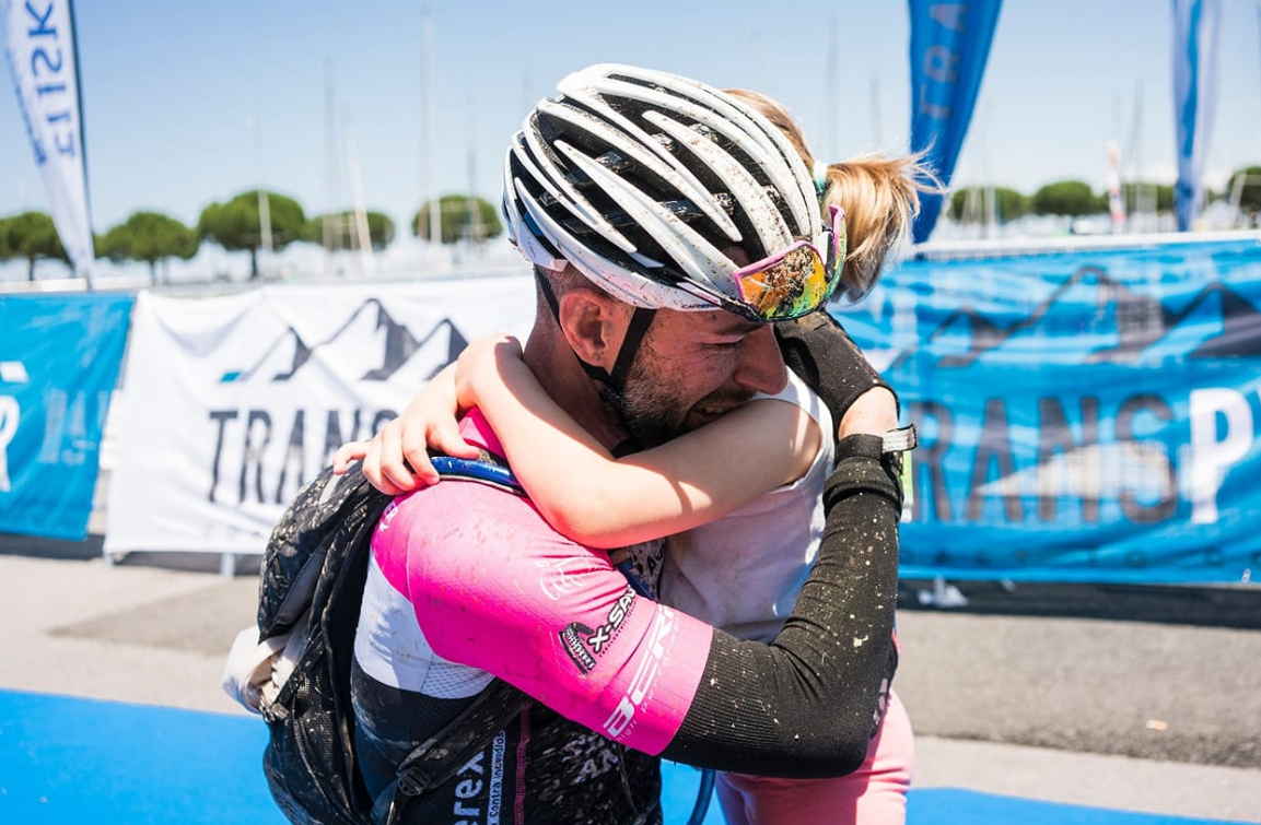 Damian y Aitanan al finalizar la Transpyr Gran Raid MTB by Tressis
