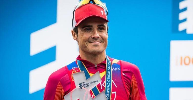 Javier Gómez Noya sur le podium de la série mondiale