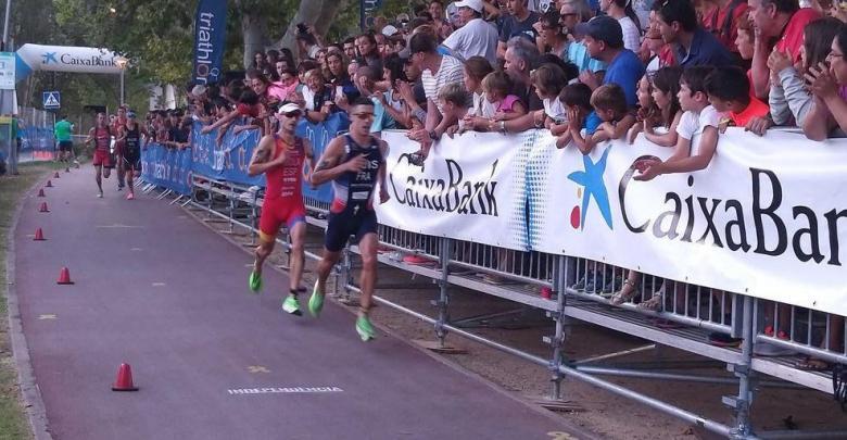 Mario Mola und Vicent Luis beim Laufrennen in Banyones