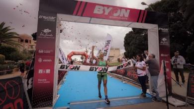 María Pujol ganando el Triatlón Guadiana