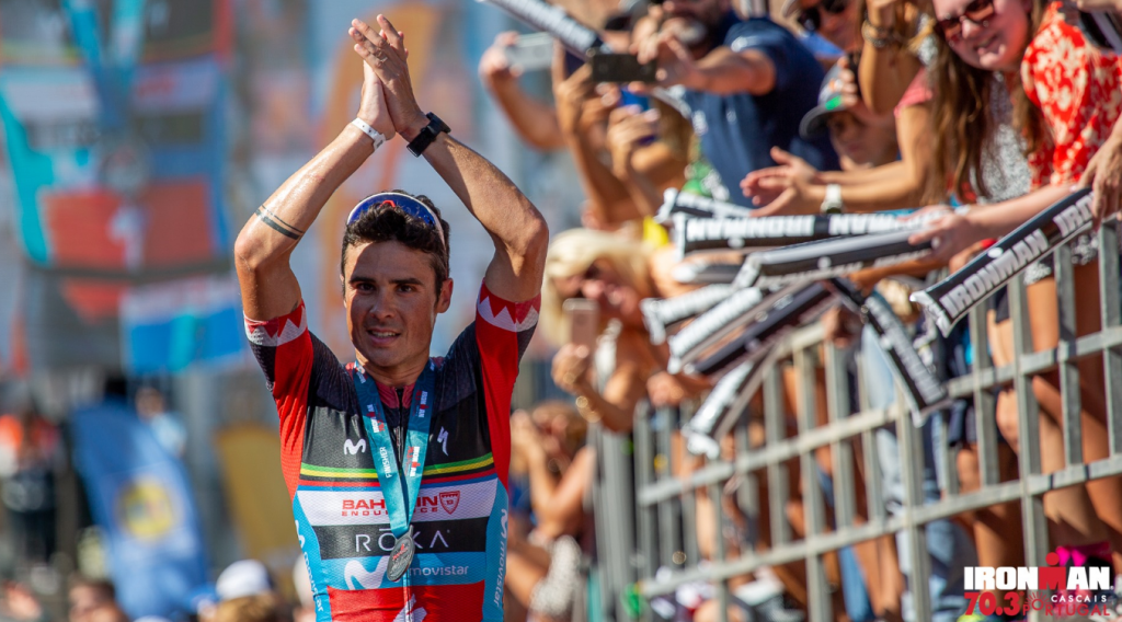 Javier Gómez Noya ganando el IRONMAN 70.3 Cascais