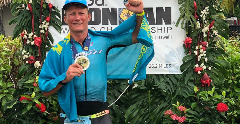 Alexandre Vinokourov wins the IRONMAN of Hawaii in his age group