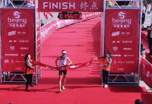 Mario Mola wins the Beijing International Triathlon
