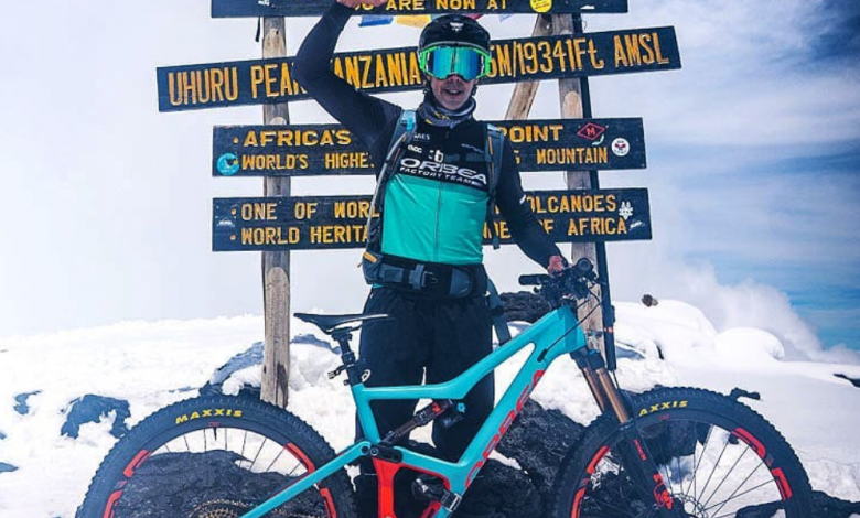  Tomi Misser en la cima del Kilimanjaro