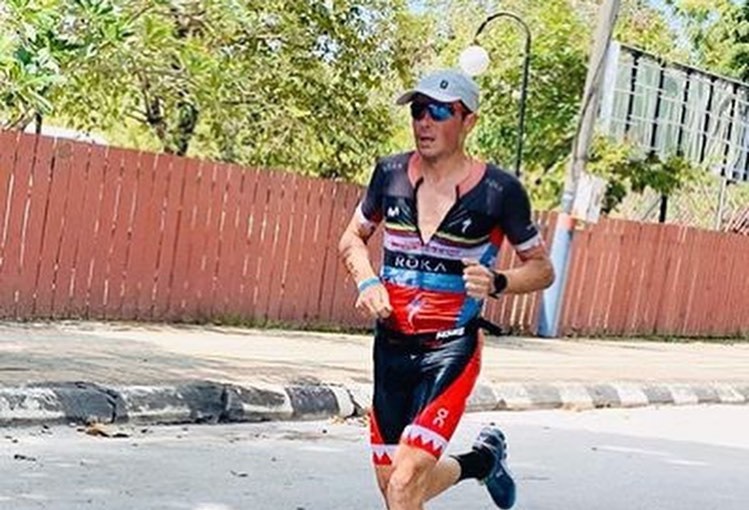 Javier Gómez Noya compitiendo en IRONMAN Malaysia