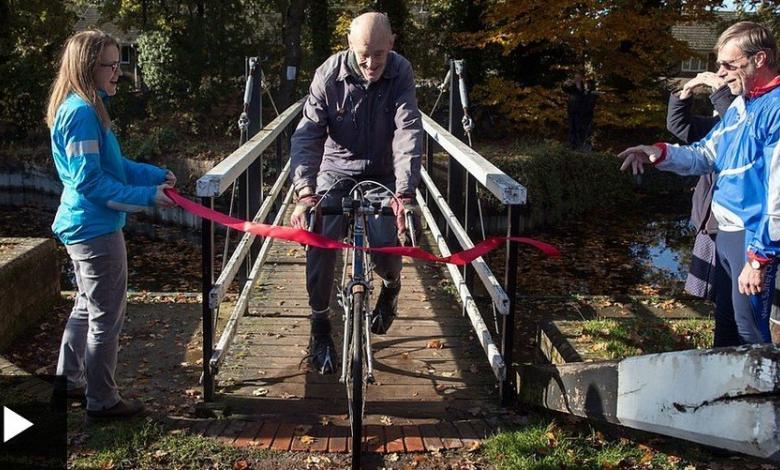 Russ Mantle, nel momento in cui percorre il milione di miglia in bicicletta