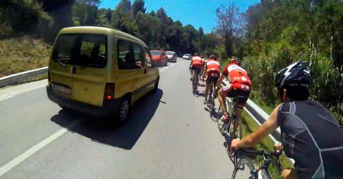 adelantamiento incorrecto a un ciclista