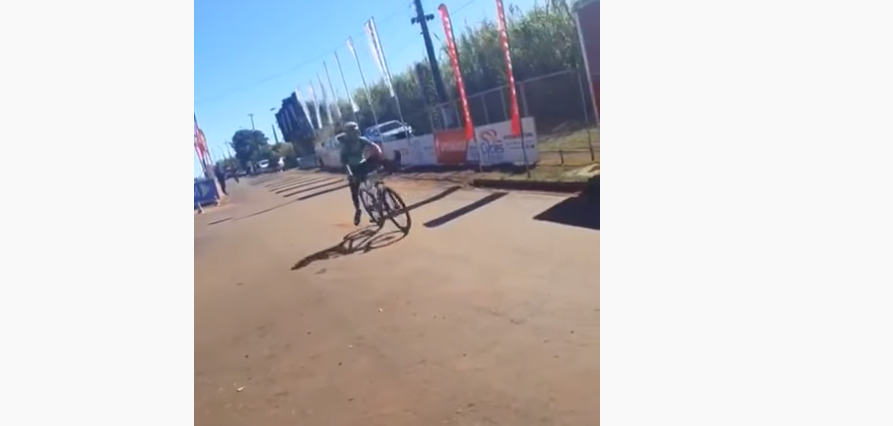 momento de la caida al celebrar la victoria