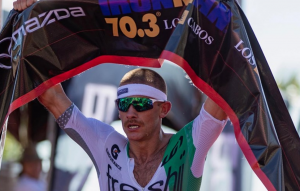 Lionel Sanders winning the IRONMAN 70.3 Los Cabos