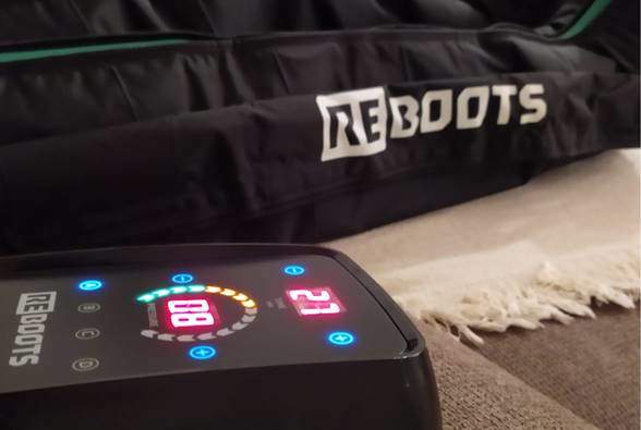 Bedienungsdetails, Feld, das die verbleibende Programmdauer, die Intensität der in die Stiefel eintretenden Druckluft und den Punkt anzeigt, an dem die Massage angewendet wird