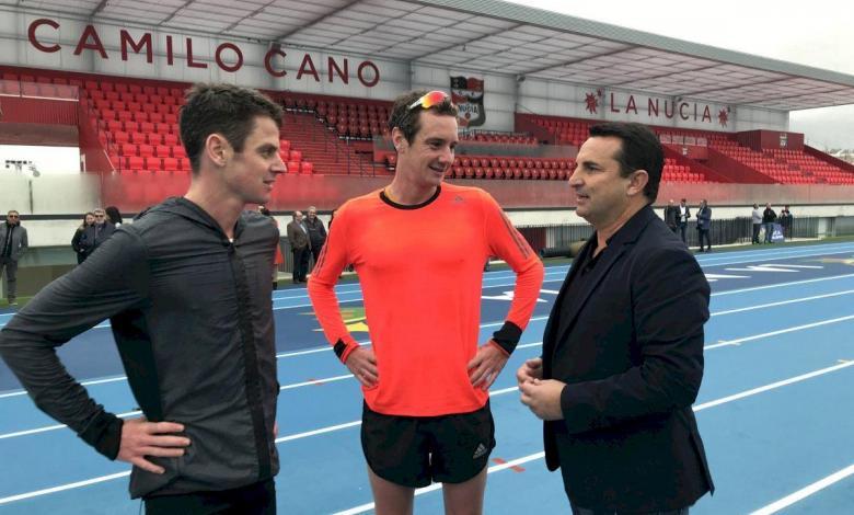 The Brownlee brothers training in La Nucía