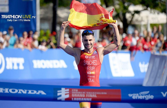 Roberto Sánchez Mantecón winning the U23 World Cup 2019