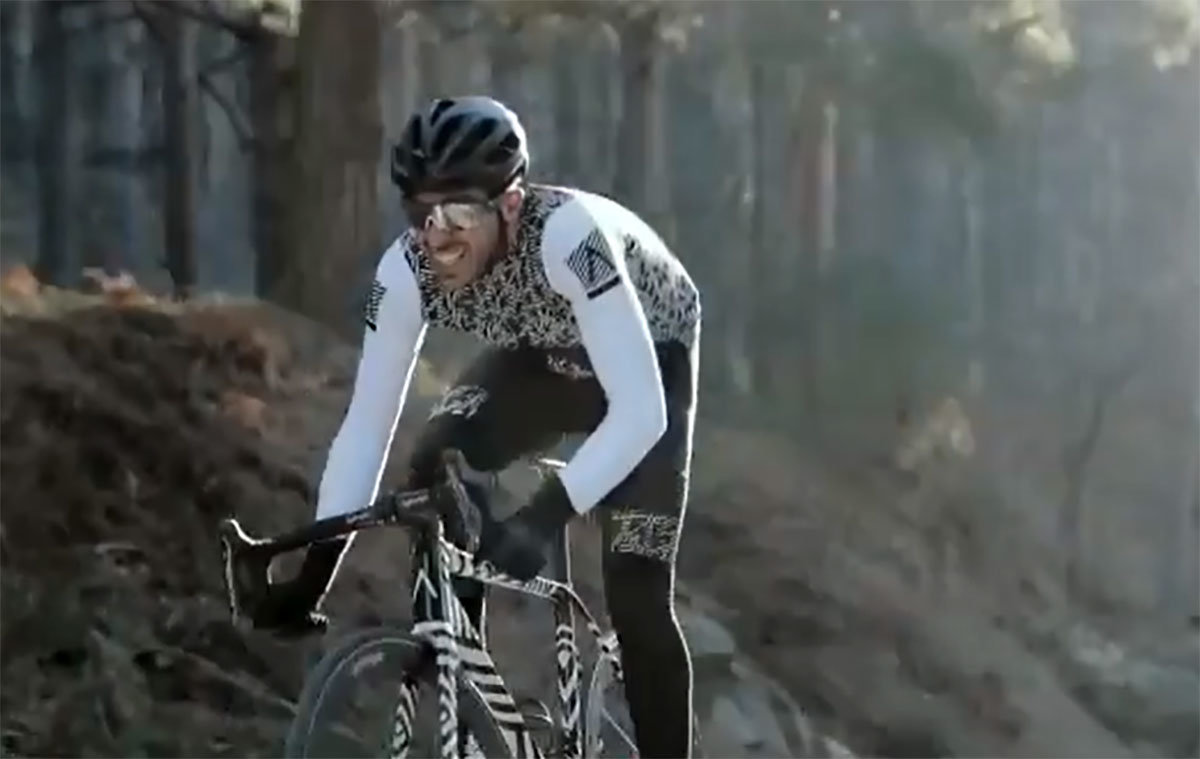 Alberto Contador utilizando una bicicleta Abikes