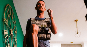 Instagram / Lionel Sanders training strength with a 20 kilos vest