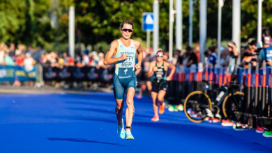 Flora Duffy segunda y Henri Schoeman tercero en su debut en la media distancia