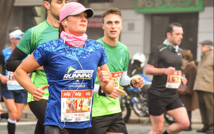 Mireia Belmonte en el medio maratón de Sevilla