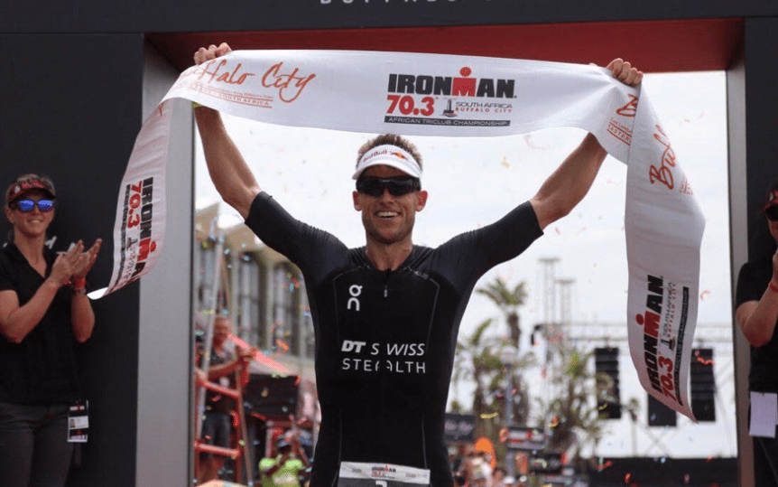 Flora Duffy gana el IRONMAN 70.3 South Africa en su debut en la media distancia - Noticias Ironman