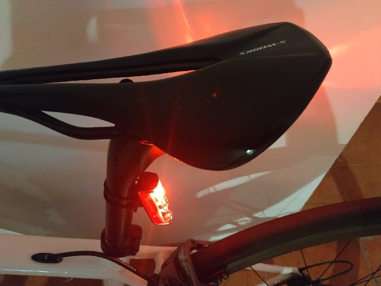 Luz LED destellantes ROJA para bicicleta