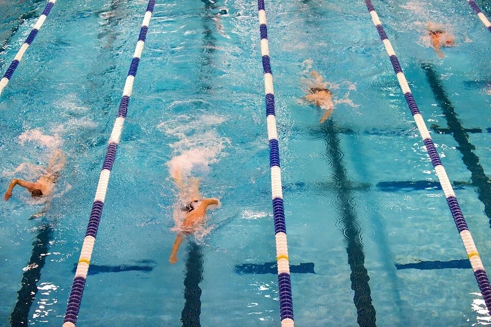 Entrenamiento velocidad máxima natación