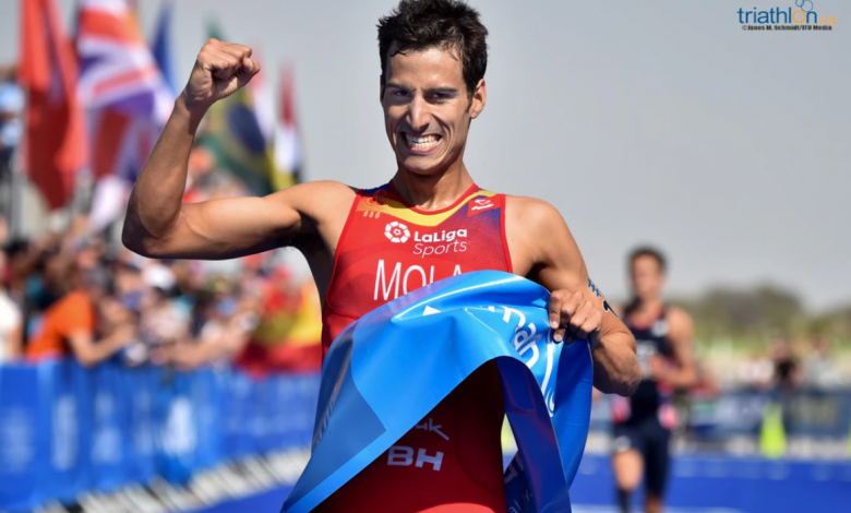 Mario Mola winning the WTS Abu Dhabi in 2019