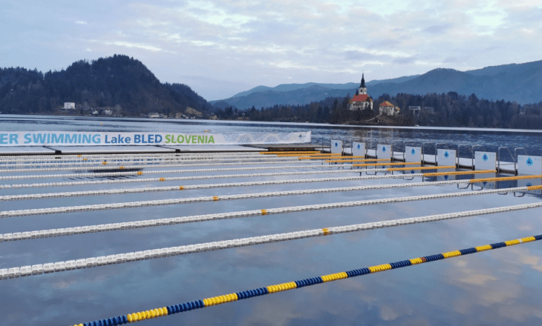 Pool, in dem Sie im Eiswasser-Weltcup schwimmen